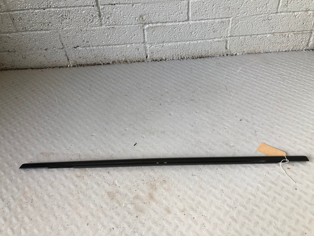Range Rover Sport Window Weather Strip External Off Side Rear Black L494