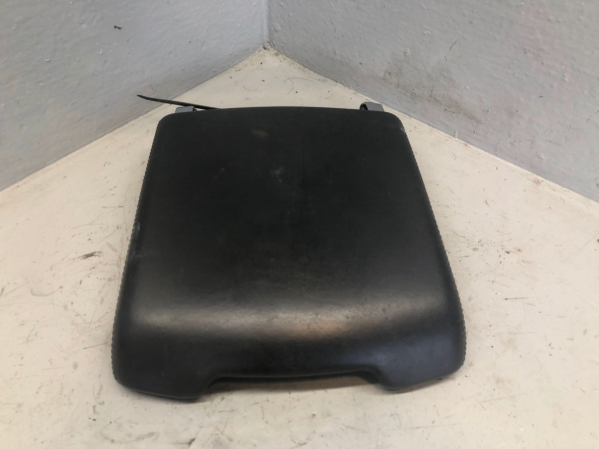 Range Rover L322 Centre Console Front Armrest Lid Black 2006 to 2009 D01076