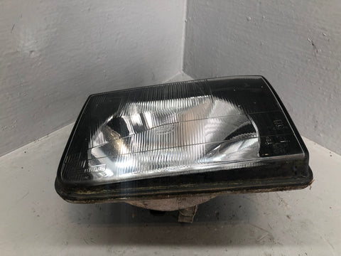 Discovery 2 Headlight Off Side Pre-Facelift XBC105120 Land Rover L20076