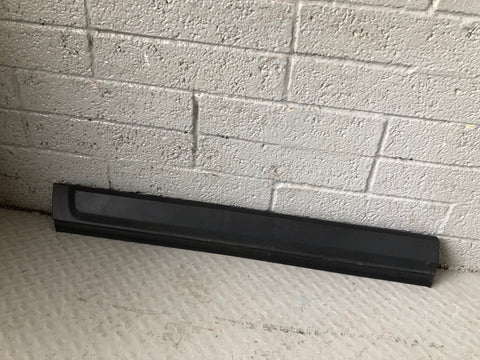 Discovery 3 Lower Door Moulding Trim Near Side Front Land Rover J14096