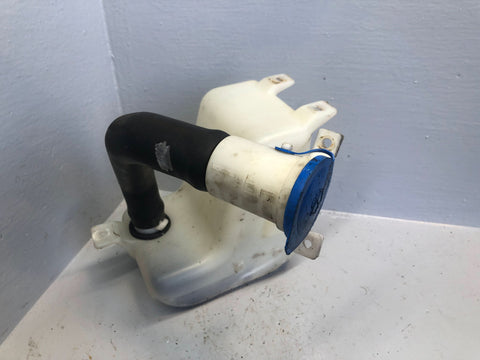 Freelander 1 Washer Bottle Windscreen 2 x Pumps Land Rover 1998 to 2006