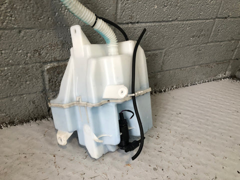 Freelander 2 Washer Bottle Windscreen and One Pump Land Rover 2006 to 2015