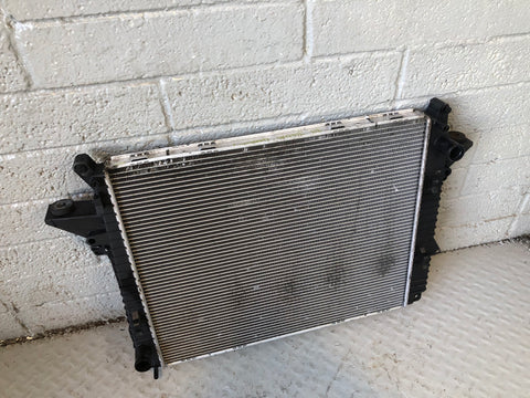 Discovery 3 Radiator Engine Cooling Manual 2.7 TDV6 Land Rover PCC500102