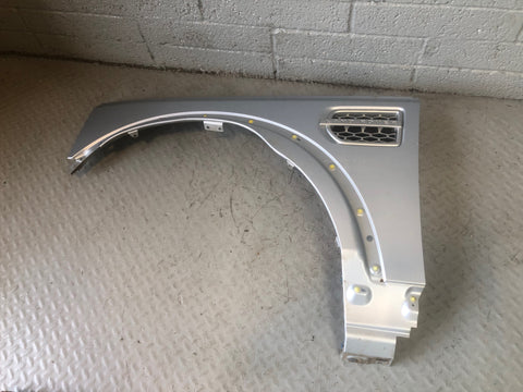 Discovery 4 Wing Near Side Front Zermatt Silver Land Rover 2009 to 2016 L10076