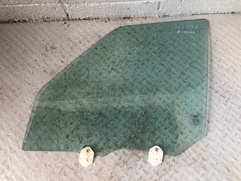 Discovery 3 Window Glass Near Side Front Land Rover 2004 to 2009 K02066