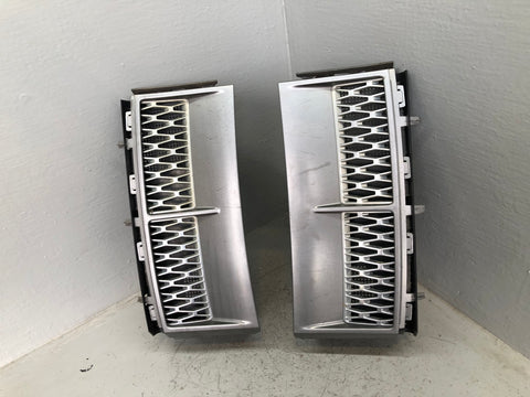 Range Rover L322 Wing Side Grilles Vents Supercharged 2002 to 2009 D26086