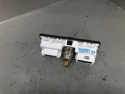 Jaguar XF Aux USB 12v Port CPLA-19C166-CB X250 2008 to 2015