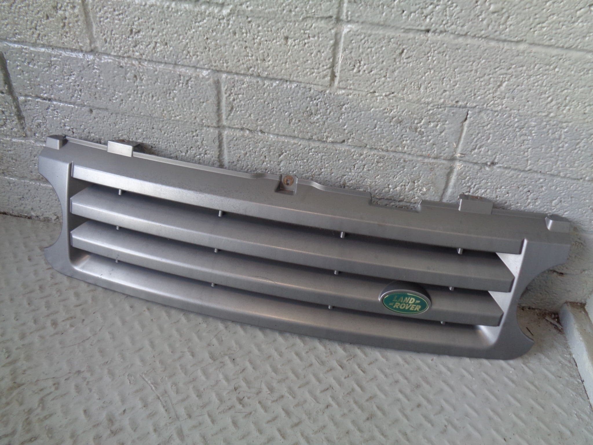 Passenger Side Front Air Vent Grille – Gray – Fits Ford Focus 2005-2007