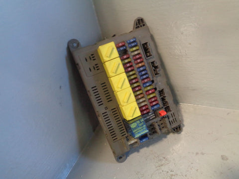 Freelander 1 Fuse Box Internal Under Dash YQE000341 1998 to 2006 Land Rover