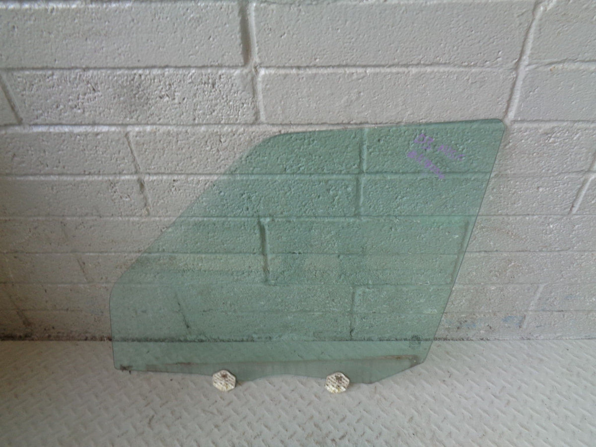 Discovery 3 Window Glass Near Side Front Land Rover 2004 to 2009