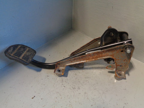Discovery 3 Clutch Pedal Assembly SUB000021 Land Rover 2004 to 2009