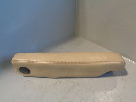 Discovery 3 Armrest Near Side Passenger Alpaca Land Rover 2004 to 2009 L22114