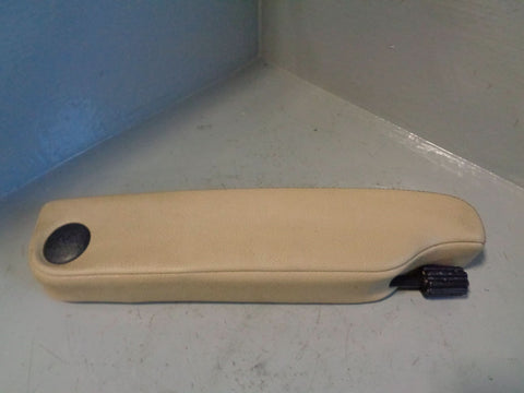 Discovery 3 Armrest Near Side Passenger Alpaca Land Rover 2004 to 2009 L22114