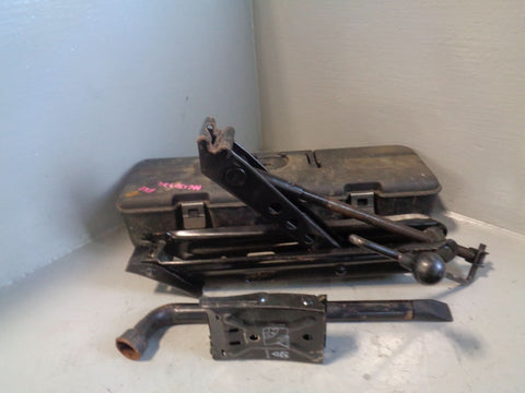 Freelander 1 Tool Kit Box Jack Wheel Brace Land Rover 1998 to 2006 L130924