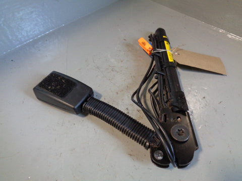 Discovery 4 Seat Belt Pre-Tensioner Buckle Near Side Front Land Rover Type 1