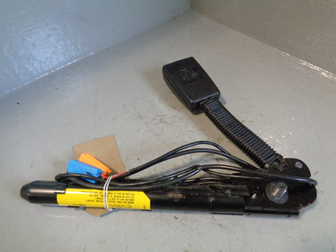 Discovery 4 Seat Belt Pre-Tensioner Buckle Near Side Front Land Rover Type 1
