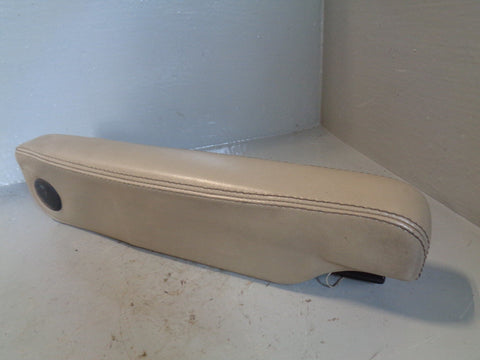 Discovery 4 Armrest Near Side Passenger Alpaca Land Rover 2009 to 2013 K10064