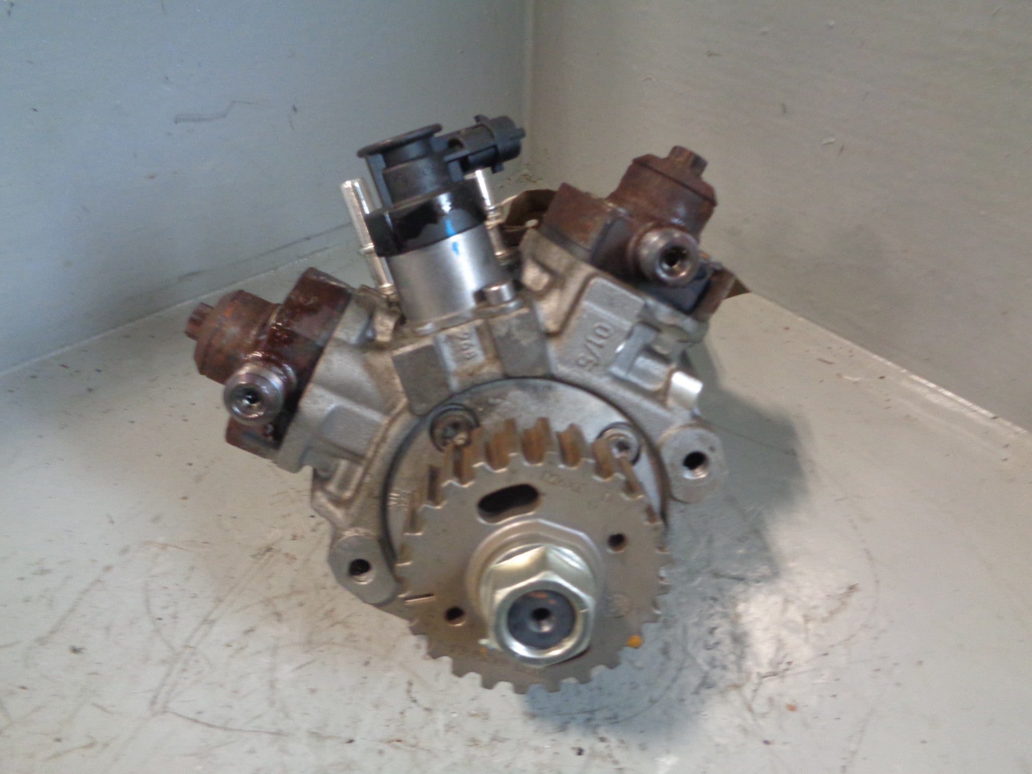 Range Rover L405 Bosch Injector Fuel Pump High Pressure 3.0 TDV6 AH2Q9 ...