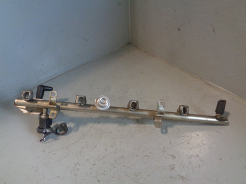 Range Rover L322 Fuel Injector Rail Petrol 4.2 V8 Supercharged AJ-V8 Near Side