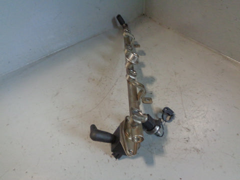 Range Rover L322 Fuel Injector Rail Petrol 4.2 V8 Supercharged AJ-V8 Near Side