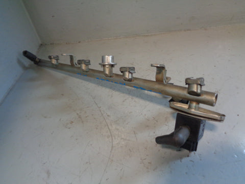 Range Rover L322 Fuel Injector Rail Petrol 4.2 V8 Supercharged AJ-V8 Near Side