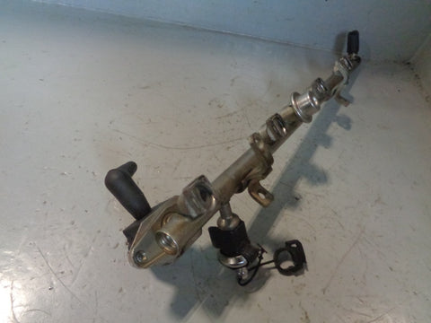 Range Rover L322 Fuel Injector Rail Petrol 4.2 V8 Supercharged AJ-V8 Near Side