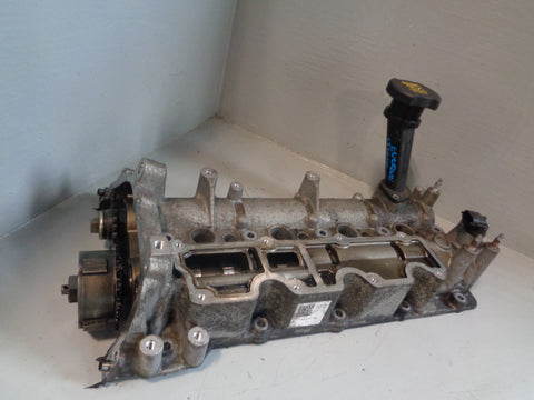 Range Rover Evoque Rocker Cover Camshafts G4D3-6J011 AJ200 L538 2016 to 2018