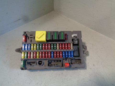 Discovery 2 Fuse Box Under Dash YQE000251 Land Rover 1998 to 2004
