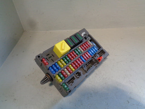 Discovery 2 Fuse Box Under Dash YQE000251 Land Rover 1998 to 2004