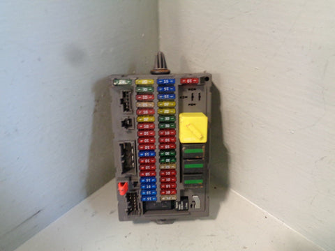 Discovery 2 Fuse Box Under Dash YQE000251 Land Rover 1998 to 2004