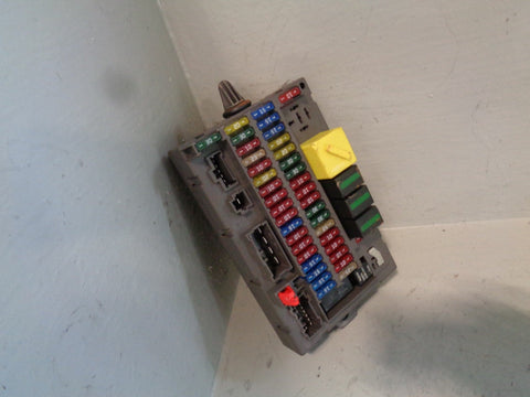 Discovery 2 Fuse Box Under Dash YQE000251 Land Rover 1998 to 2004