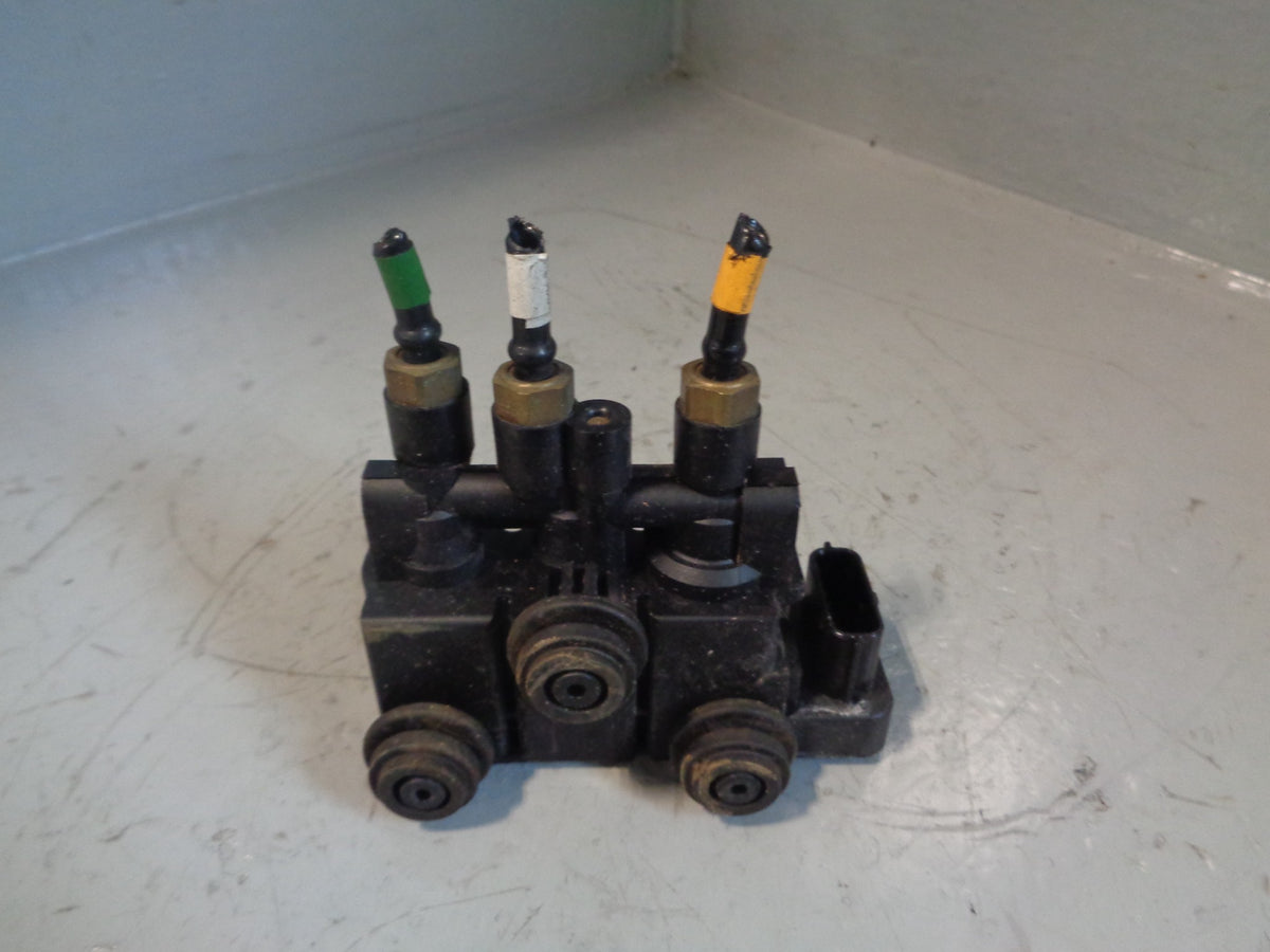 Range Rover L405 Air Suspension Front Crossover Valve CPLA-5B710-AB 2013 to 2017