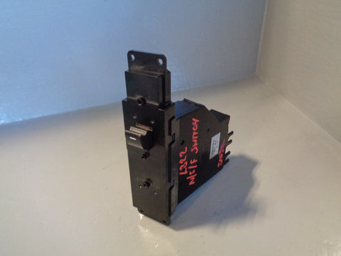 Range Rover L322 Near Side Front Electric Window Switch YUD000263PVA