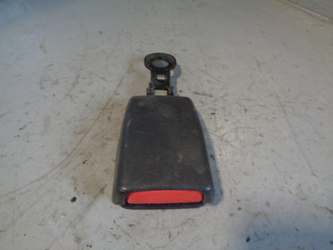 Discovery 2 Seat Belt Buckle Clasp Centre Rear Land Rover 1998 to 2004