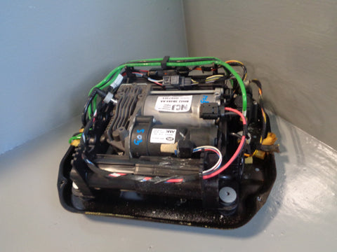Range Rover L322 Air Suspension Compressor Pump AMK RQU500302 L24045
