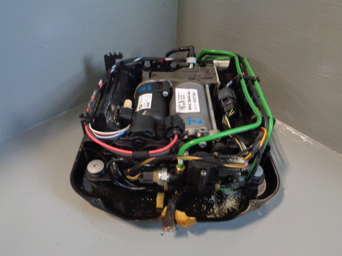 Range Rover L322 Air Suspension Compressor Pump AMK RQU500302 L24045