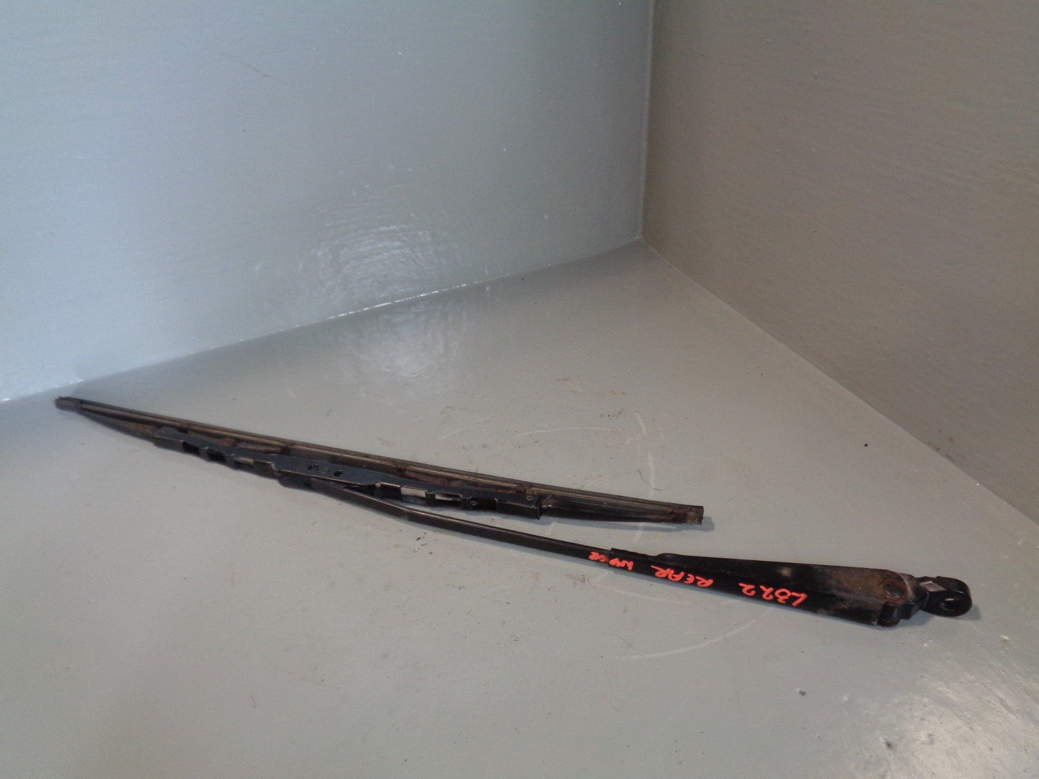 L322 Rear Wiper Range Rover L322 Rear Wiper Arm 2002 to 2010 Land Rover – Gentlemen Of ...