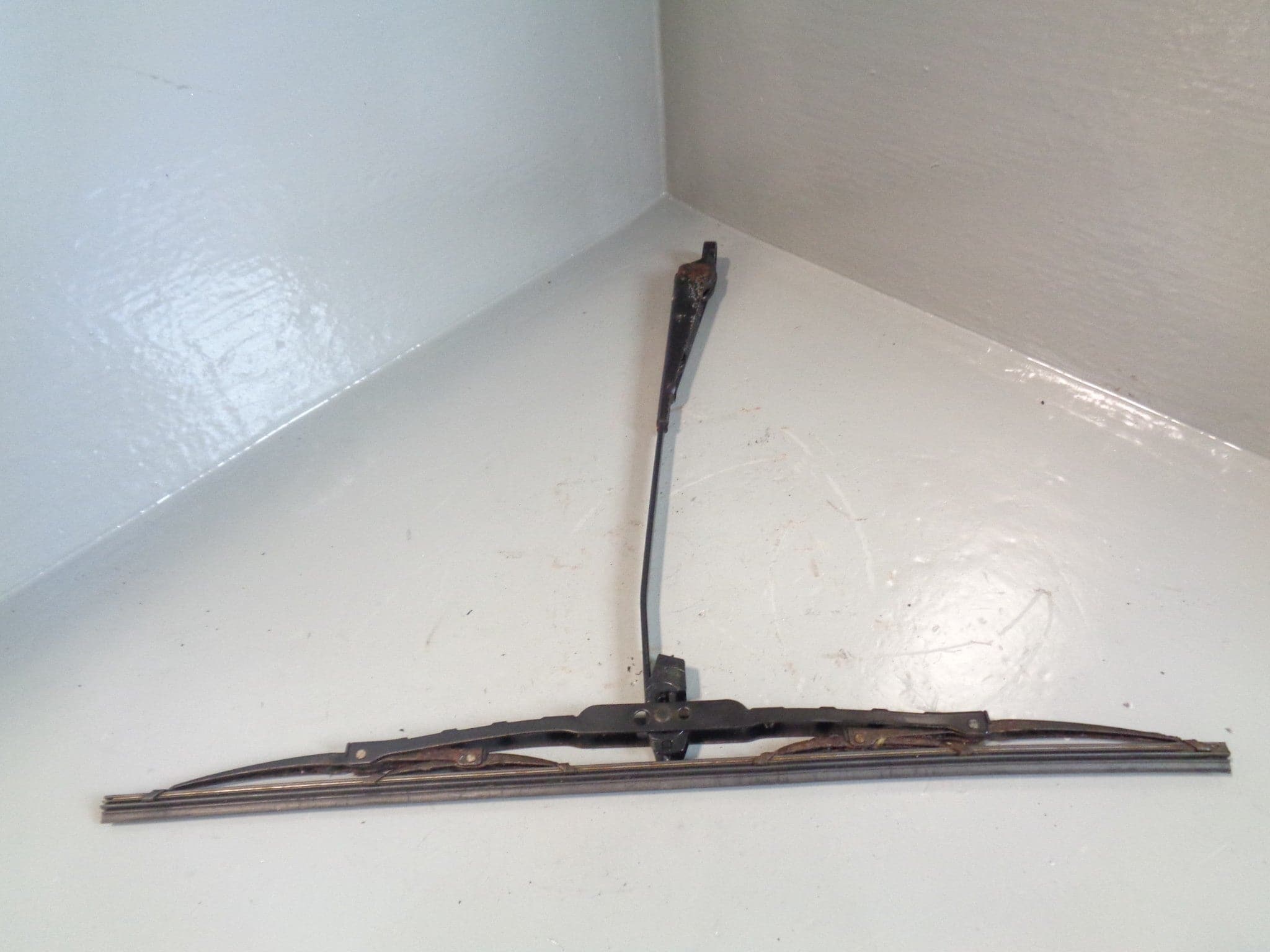 L322 Rear Wiper Range Rover L322 Rear Wiper Arm 2002 to 2010 Land Rover – Gentlemen Of ...