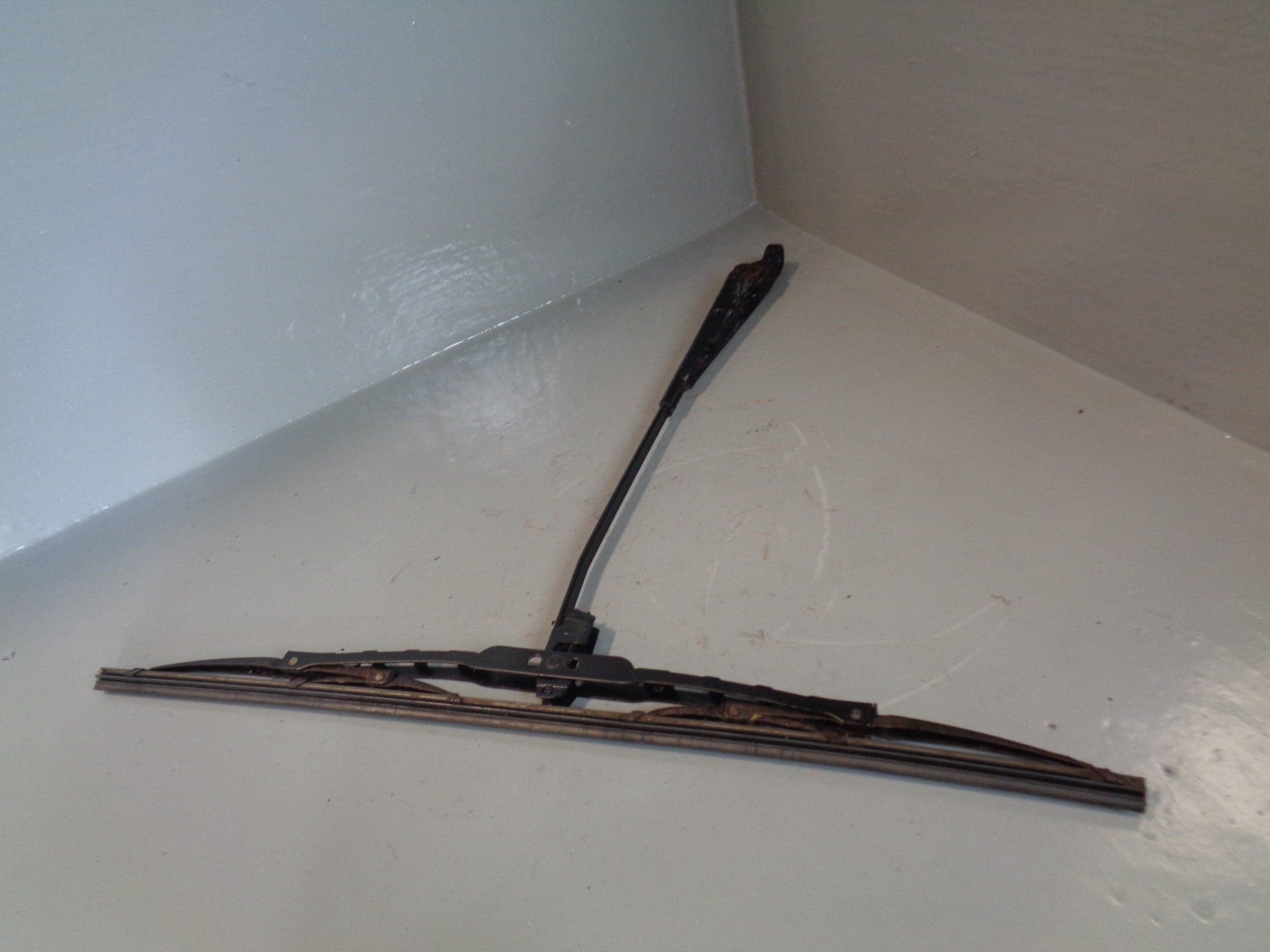 L322 Rear Wiper Range Rover L322 Rear Wiper Arm 2002 to 2010 Land Rover – Gentlemen Of ...