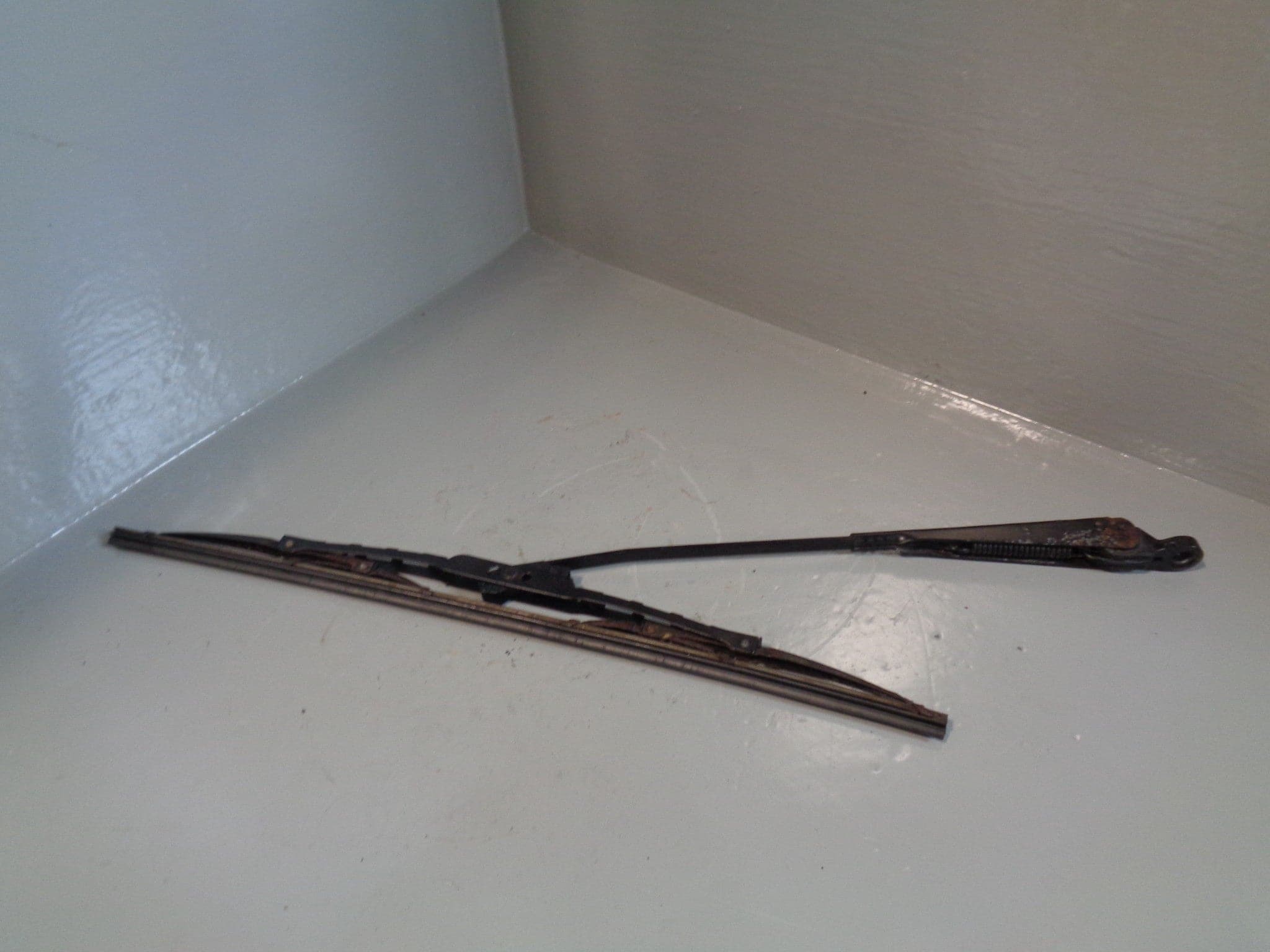 L322 Rear Wiper Range Rover L322 Rear Wiper Arm 2002 to 2010 Land Rover – Gentlemen Of ...