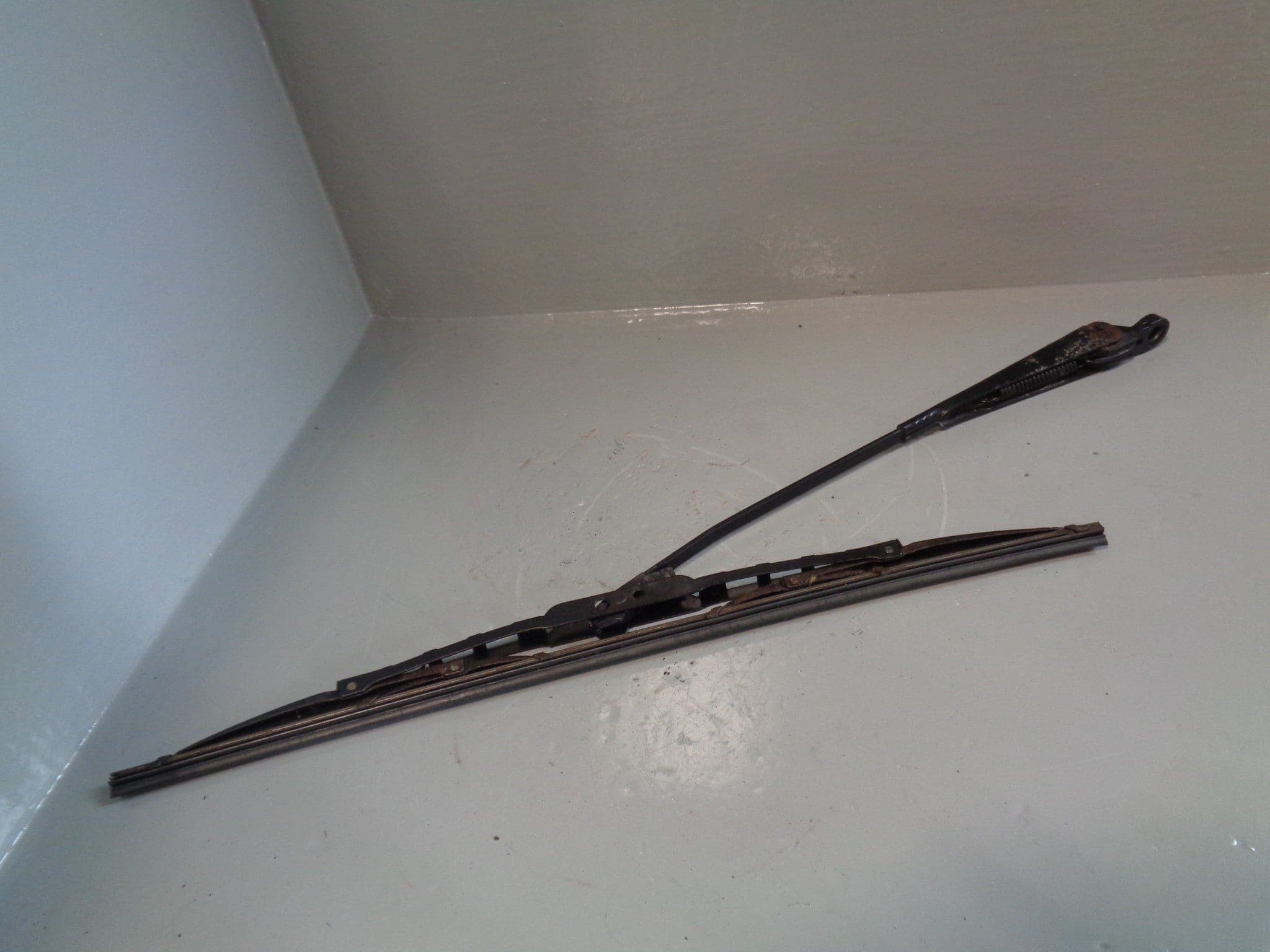 L322 Rear Wiper Range Rover L322 Rear Wiper Arm 2002 to 2010 Land Rover – Gentlemen Of ...