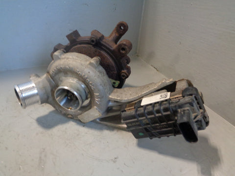 Range Rover L405 Turbocharger Turbo 3.0 TDV6 AX2Q-6K682-CD Left 2013 to 2017