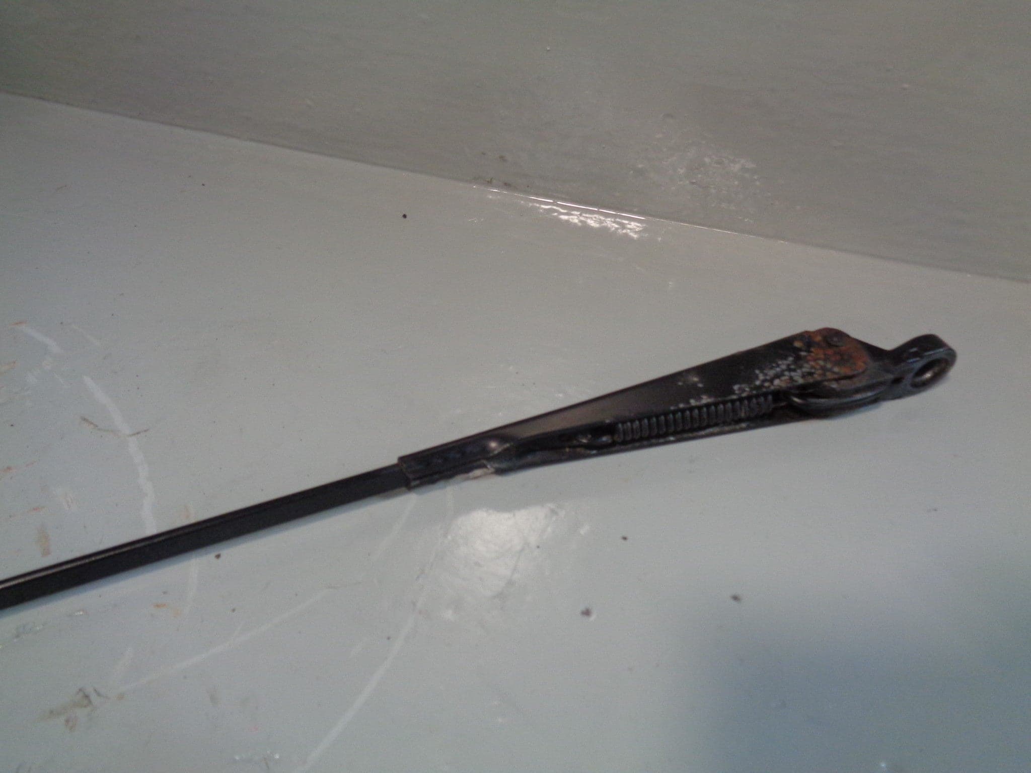 L322 Rear Wiper Range Rover L322 Rear Wiper Arm 2002 to 2010 Land Rover – Gentlemen Of ...