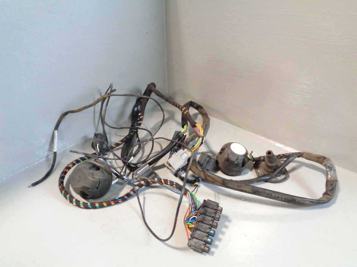 Range Rover Sport Tow Loom and Socket Set Plugs 2005 to 2009 Land Rover K08074