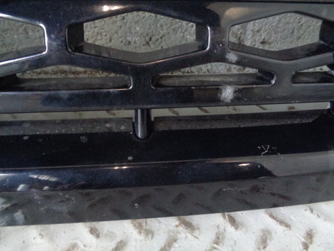 Discovery 4 Grille Front in Black Land Rover 2009 to 2016 K18035