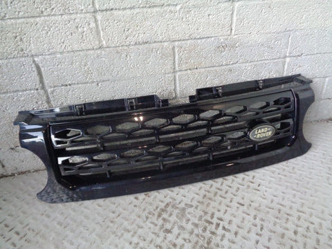 Discovery 4 Grille Front in Black Land Rover 2009 to 2016 K18035