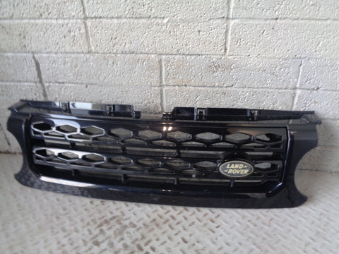 Discovery 4 Grille Front in Black Land Rover 2009 to 2016 K18035
