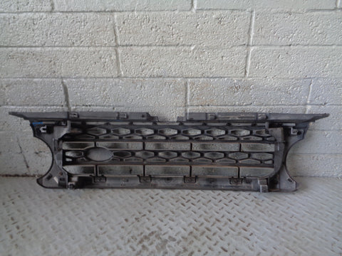 Discovery 4 Grille Front in Black Land Rover 2009 to 2016 K18035
