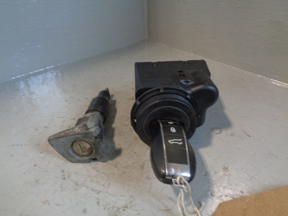 Porsche Cayenne 958 92A Ignition Barrel with 1 Key with Door Lock 2011 to 2018
