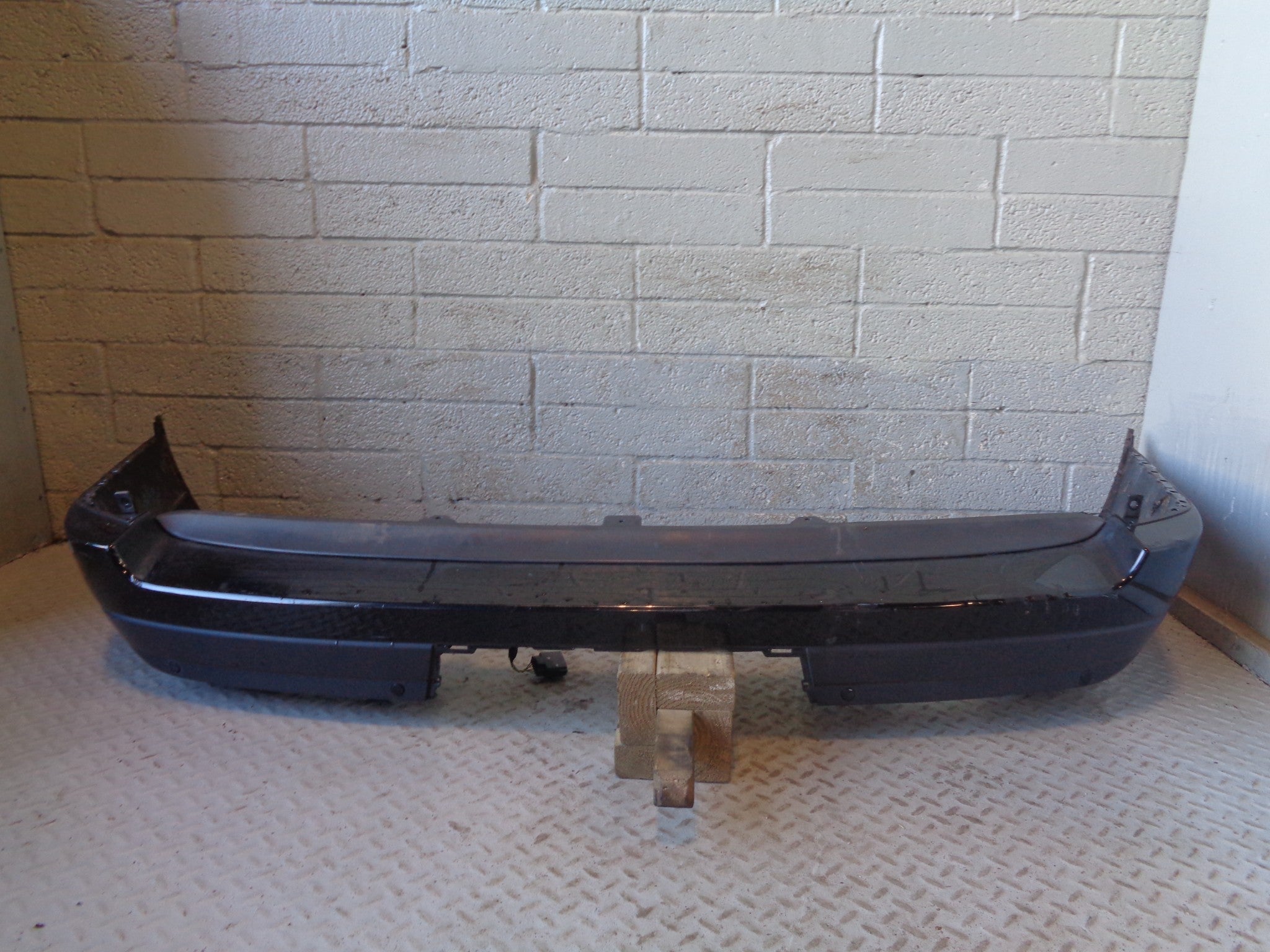L405 Range Rover Rear Range Rover L405 Rear Bumper in Santorini Black LRC 820 2013 to 2017 ...
